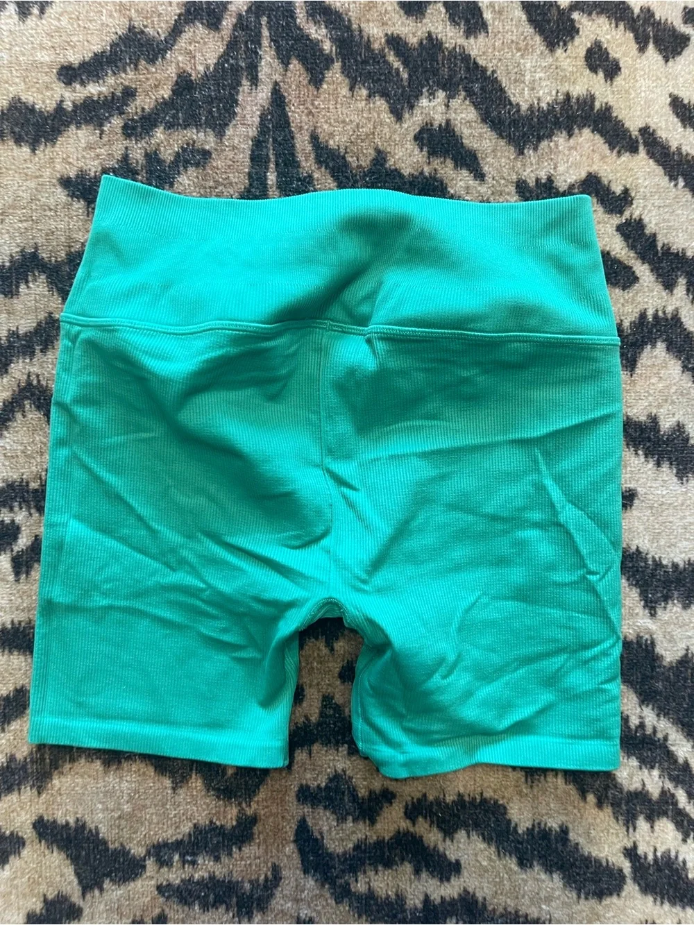 ALO Yoga High-Waist Bike Shorts in Green